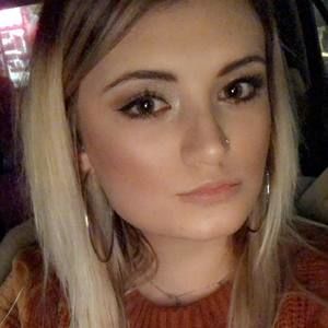 Meet your Posher, Holly